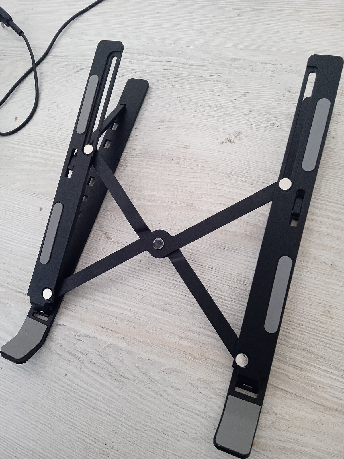 نولاكسي حامل لابتوب قابل للتعديل (ألمنيوم)