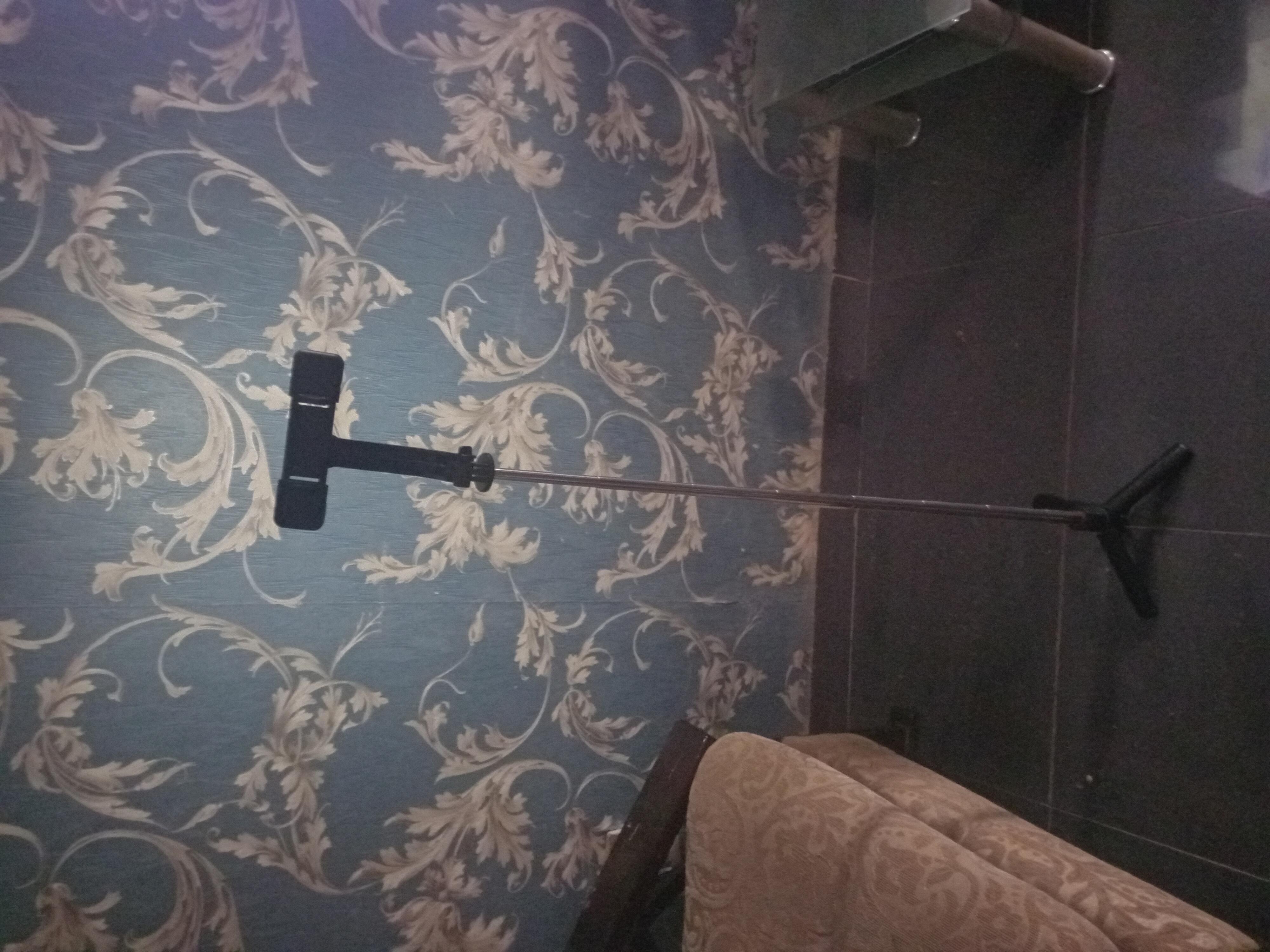 يوجرين حامل هاتف قابل للتعديل (ألمنيوم)